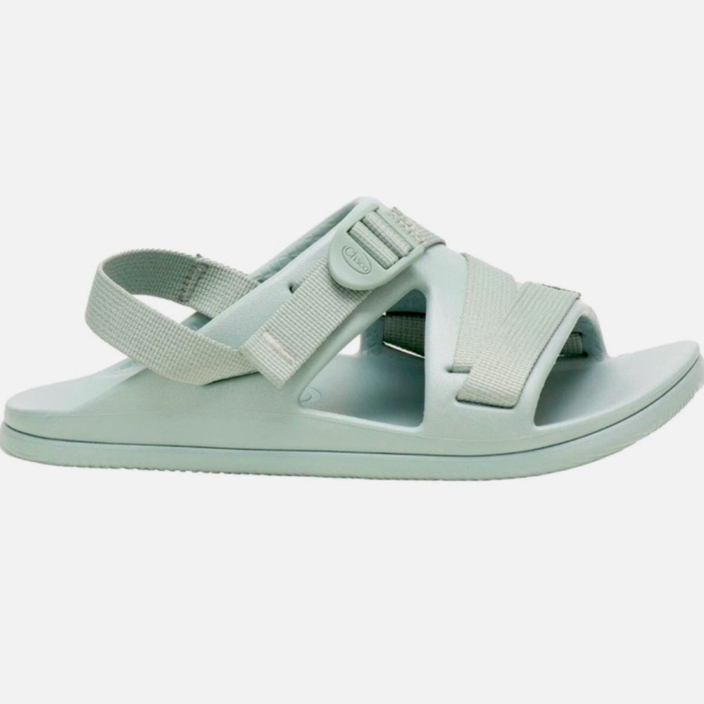 Chaco sport chillos with back size 8